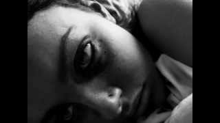 Hold me - L´ Immortelle