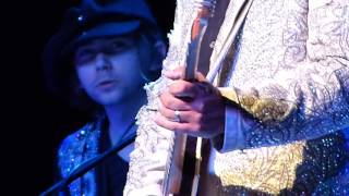 Dwight Yoakam - The Heart That You Own