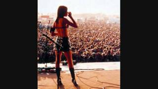 P.J. Harvey - The whores hustle and the hustlers whore