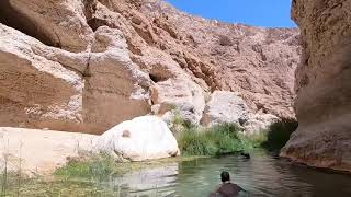 preview picture of video 'Our trip to wadi shab in Oman 2018 with BMW AGMC club'