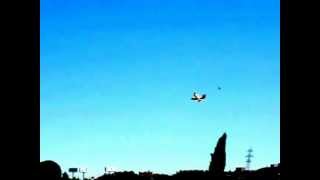 preview picture of video '2012 Incendio en el vellon Avion hechando agua'