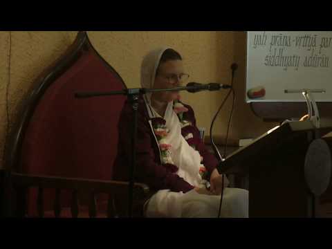 HG Laxmimoni dd - Be Attached to Devotees (SB 5.18.10)