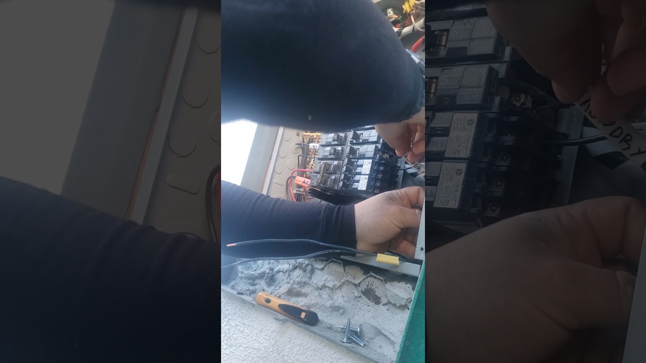 how install one breakers in to a electrical box Siemens Murray