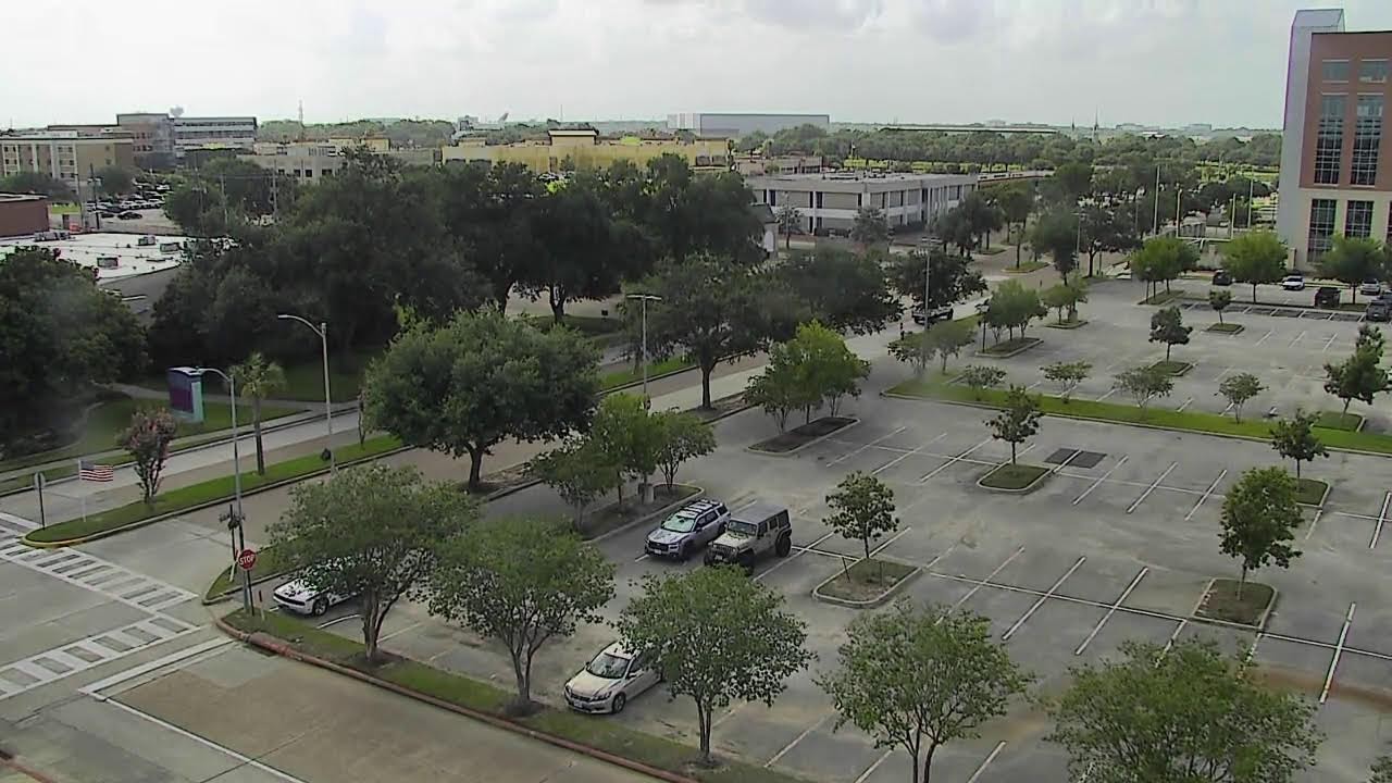 Live webcam view of Nassau Bay Rooftop Panorama
