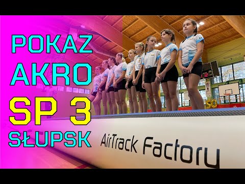 Załoga AKRO Pasja wjeżdża na pokaz do Sszkoła Podstawowa nr3 w Słupsk
