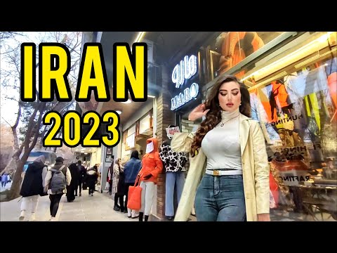IRAN 2023 - Walking In ChaharBagh Street In Isfahan 2023