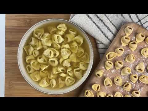 🎄 TORTELLINI IN BRODO: IL PRIMO DELLE FESTE PIÙ AMATO, TRADIZIONALE E IRRESISTIBILE 🍲