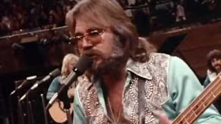 "Something's Burning" by Kenny Rogers & The First Edition 1975 (Live)