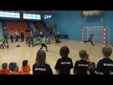 23.02.2014 Turniej Halowy , Konkurs rzutów karnych