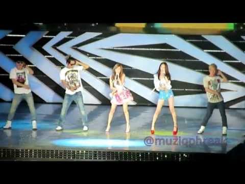 [TTMC HD FANCAM] California Girls- Jessica & Krystal 121123 SMTOWN in Singapore