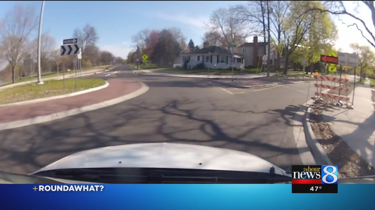 How to navigate a roundabout