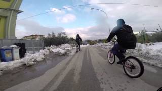 preview picture of video 'In bici sulla neve a Frisa - Novembre 2013'
