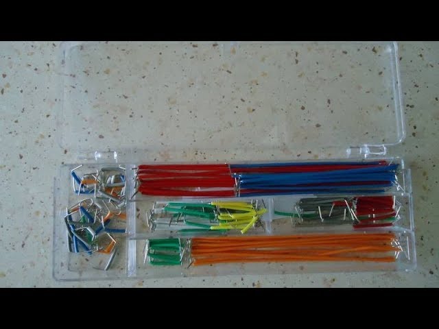 Vídeo relacionado con 840 Piezas Breadboard Puentes de Alambre Kit, Cable de Puente Breadboard Jumper Wire Kit, Forma de U Jumper Wires Macho a Macho 14 Longitud Surtida, con Clip Plástico