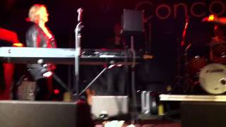 Hazel O&#39;Connor feat. Tensheds, Still Breathing