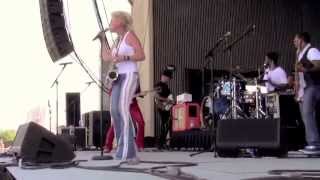 Mindi Abair performs witih Jim Peterik at Seabreeze Jazz Festival 2014