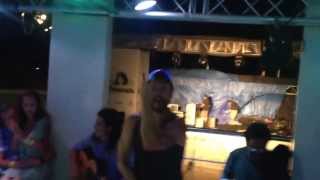 MACACO emitiendo. family@friends LOVE IS THE ONLY  WAY