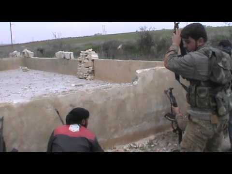 رصد لاقتحام مقاتلي كتيبة الزبير بن العوام لنقاط قوات النظام في حاجز حصرايا في ريف حماة