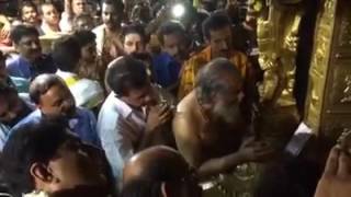 K.J.Yesudas singing harivarasanam at Sannidanam