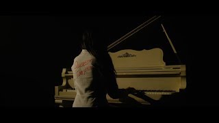 Lennon Stella // &quot;Like Everybody Else&quot; (Acoustic) Clip