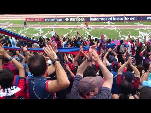 "Y dale Quito dale!" Barra: Mafia Azul Grana • Club: Deportivo Quito