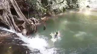 preview picture of video 'Jumping at waterfall'