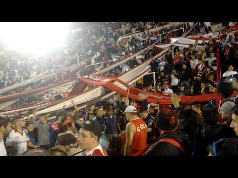 "La banda de la Quema - Huracán 1 San Lorenzo 0" Barra: La Banda de la Quema &bull; Club: Huracán