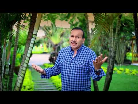 Con La Tierra Encima - El Charrito Negro (Video Oficial)