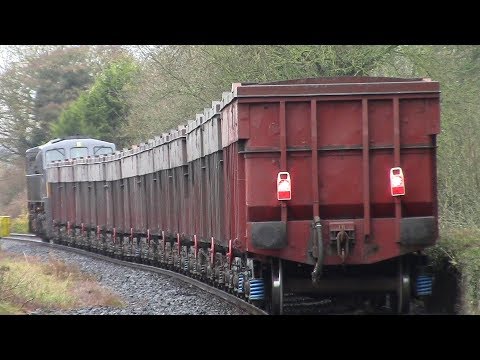Irish Rail 071 Class Loco + Ore Wagons - Beauparc Station, Meath