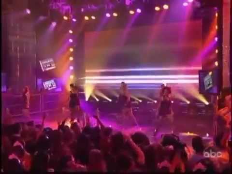 Justin Bieber -  Beauty And a Beat at New Year's Rockin' Eve 2013