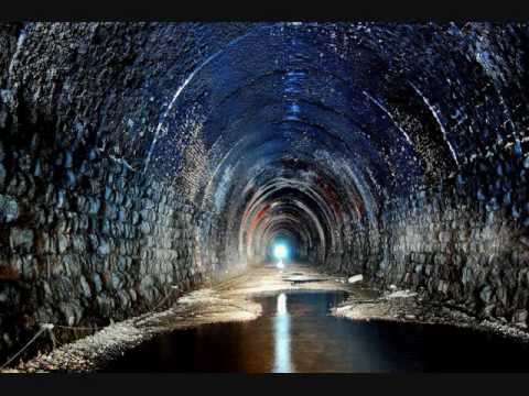 Mood Ruff - Tunnel's End (Feat. Roddy Rod)