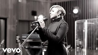 Mary J. Blige - Right Now (Walmart Soundcheck)