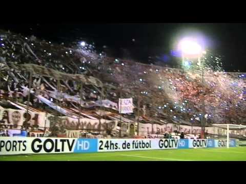 "Recibimiento Huracán 0 vs Independiente Santa Fé 0 - Huracán TV 0" Barra: La Banda de la Quema • Club: Huracán