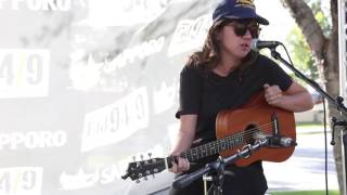 Courtney Barnett - Nobody Really Cares If You Don&#39;t Go To The Party [ACOUSTIC]