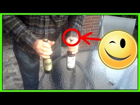 Trick: Zwei Bierflaschen miteinander öffnen ohne weitere Hilfsmittel