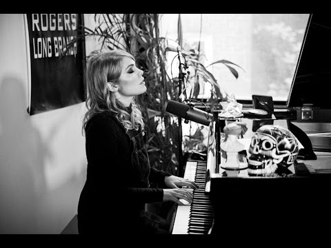 Carry On - Coeur De Pirate