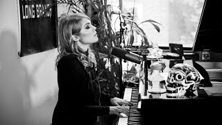 Coeur de Pirate - &quot;Carry On&quot; | House Of Strombo