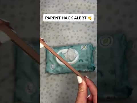 Wasting Baby Wipes?! Try This Easy Hack! 🙌#parenting