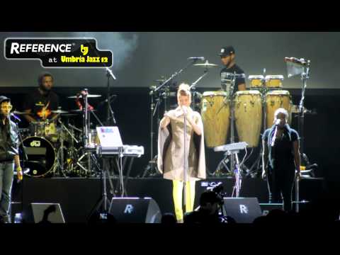 Erykah Badu opening @Arena Santa Giuliana (The Healer) (Reference @ Umbria Jazz 12 #14)