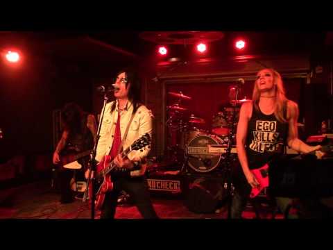 BLITZKRIEG BOP SOUNDCHECK LIVE MEMBERS OF ALICE COOPER's Band Lucky Strike