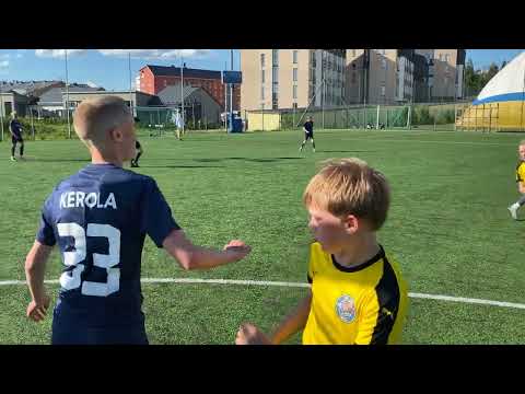 17.6.2022 NJS musta vs FC Espoo valkoinen