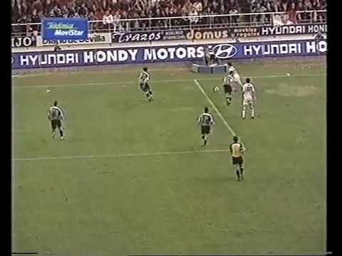 CASQUERAZO Gol de Casquero con el Sevilla de Volea