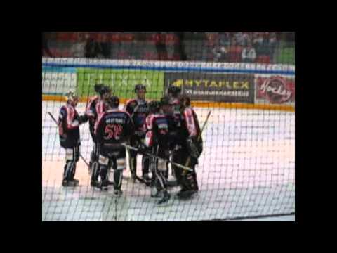 Playoff-voiton jälkeistä fiilistelyä JYP-Tappara -ottelussa 12.3.2005