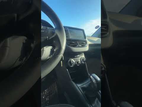 фото peugeot 208 i рестайлинг 0