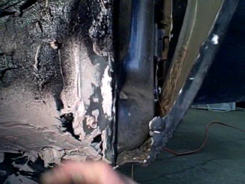 Apply 3M Rubberized Undercoating To Wheel Well