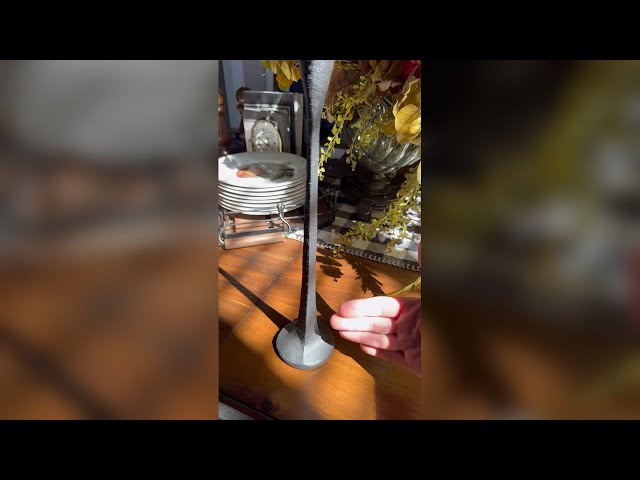 Vídeo relacionado con Creative Co-Op - Candelabro escultural de Terracota de 2 Tonos, Negro Envejecido