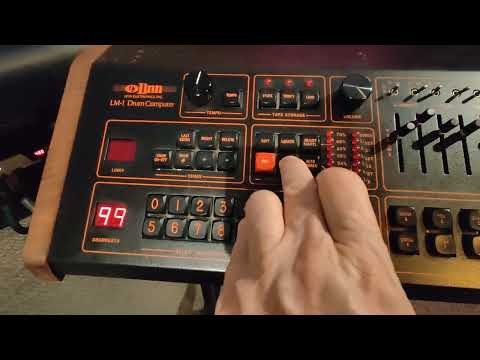 Original LINN LM-1 drum computer version 1 Rev.2 machine demonstration