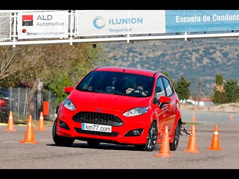 Ford Fiesta 1.5 TDCi 95 CV 2013 – Maniobra de esquiva (moose test) y eslalon | km77.com