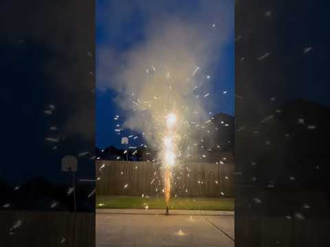 Magic Potion fountain by No Name…. Atleast 20ft tall 😳😳