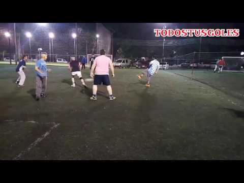 Golazo de Carlos en el fútbol 5 de Talleres de Escalada