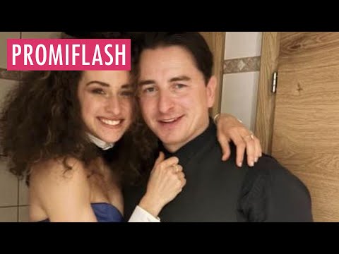 Andreas Gabalier geht auf Tuchfühlung mit diesem Playmate